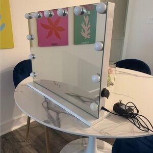 LED Hollywood Vanity Mirror with Bulbs - White Frame